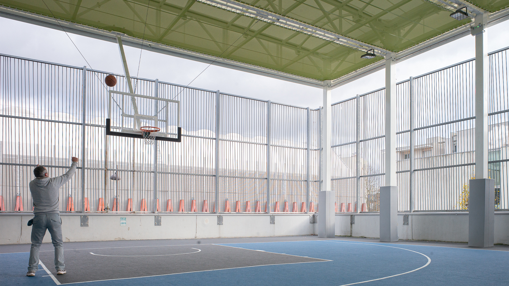 Meilleur terrain de basketball à Paris couvert Paul Meurice