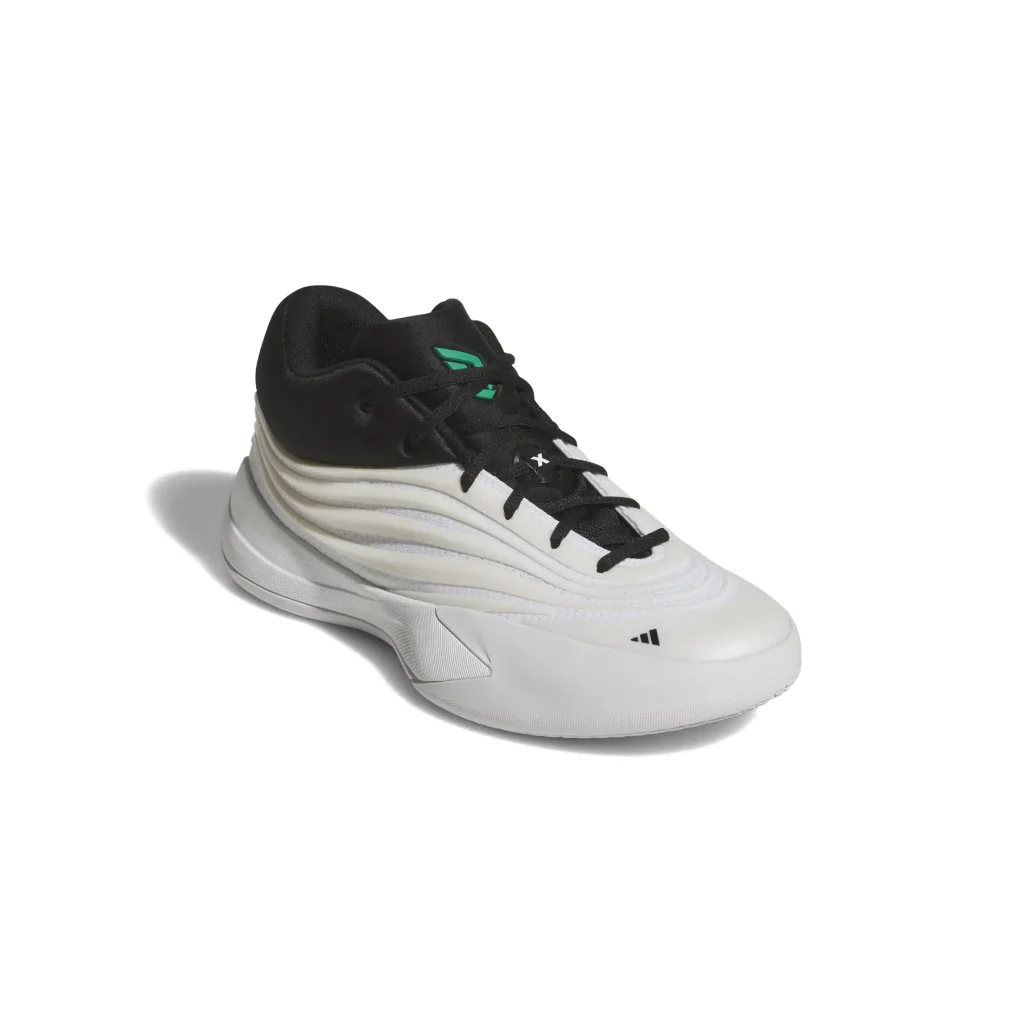 chaussures de basket Adidas blanches