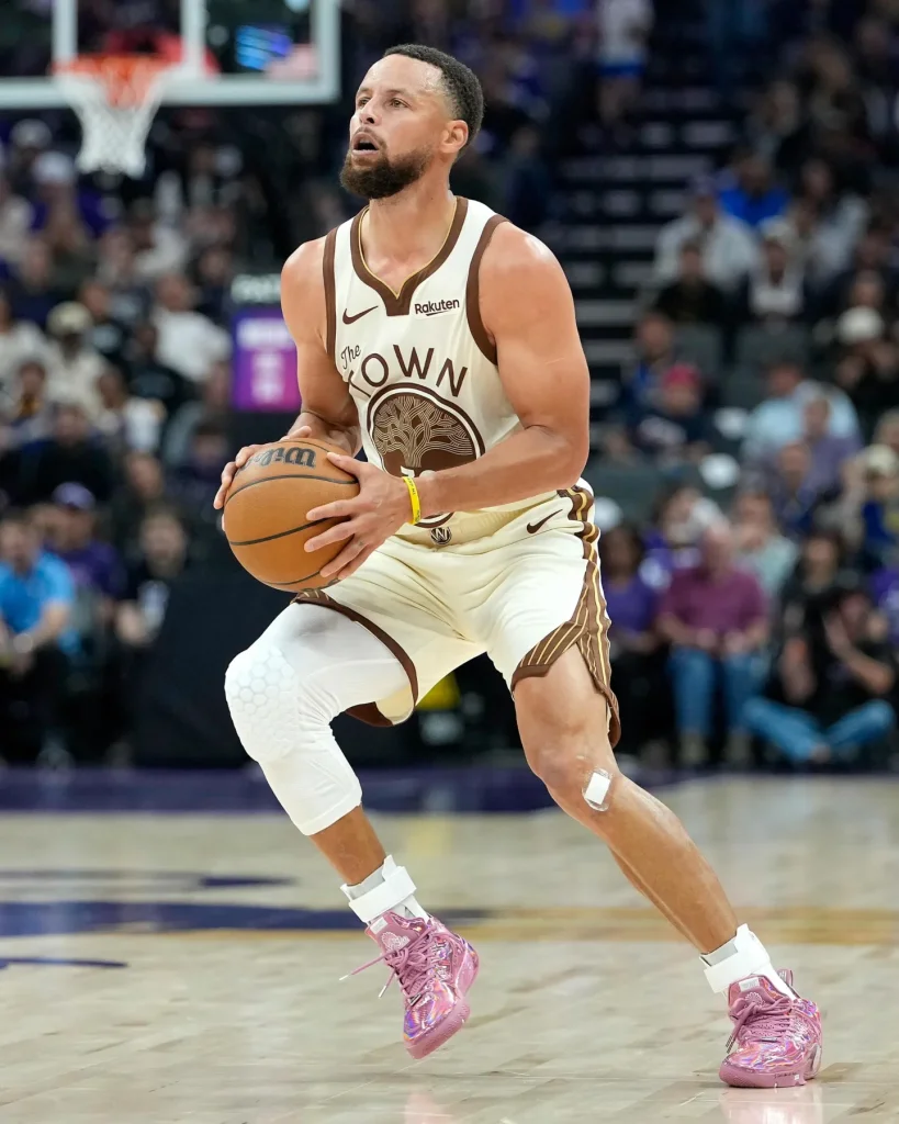 Stephen Curry signe chez Li-Ning
