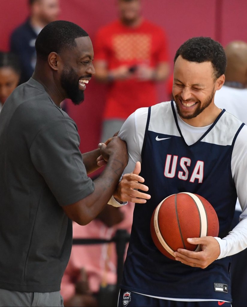 Stephen Curry signe chez Li-Ning